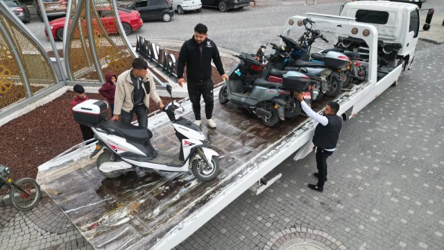 Bolvadin’de polis ekiplerinden sıkı denetim