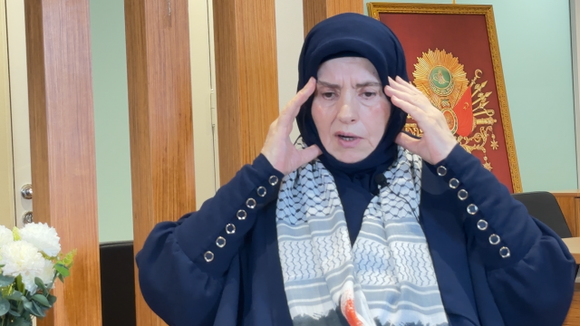 Şenlikoğlu’ndan cemaatler arasındaki ayrışmaya tepki: “Ne oluyorsunuz ya?”