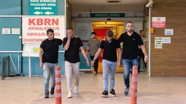 Yaşlı kadını 1.5 milyon lira dolandıran çete yakalandı