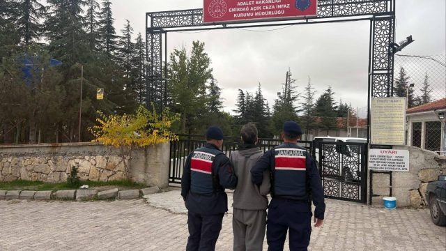 Afyonkarahisar’da aranan 42 şahıs yakalandı